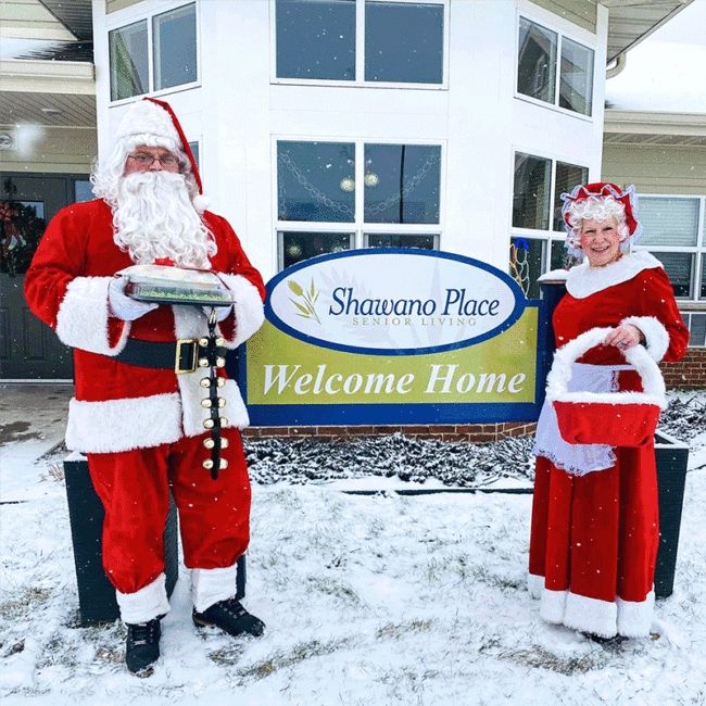 Merry-Photos Montage of Holiday Photos from Encore Senior Living Communities